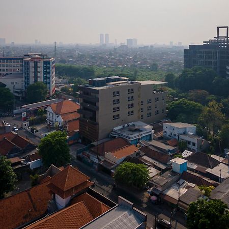 Stay.Vie Hotel Сурабая Екстериор снимка