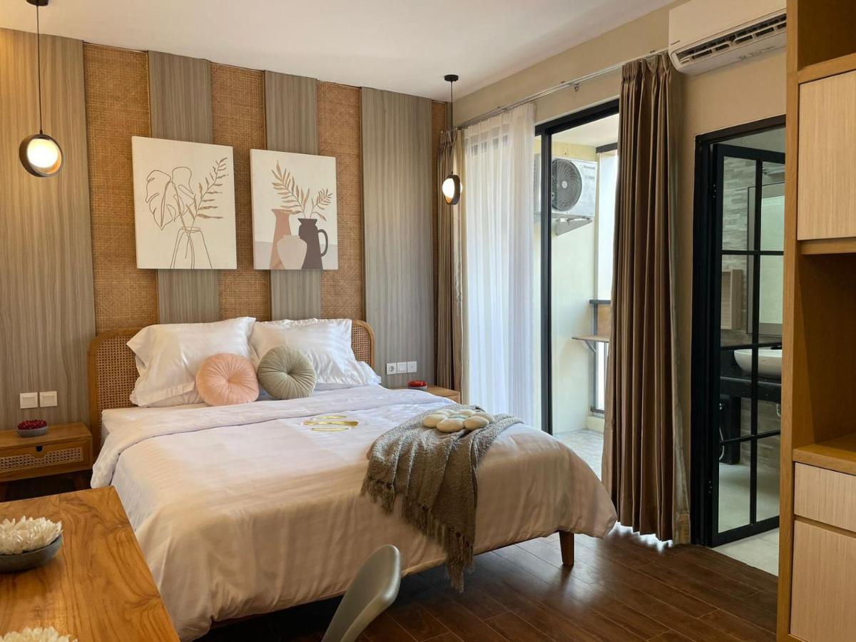 Stay.Vie Hotel Сурабая Екстериор снимка