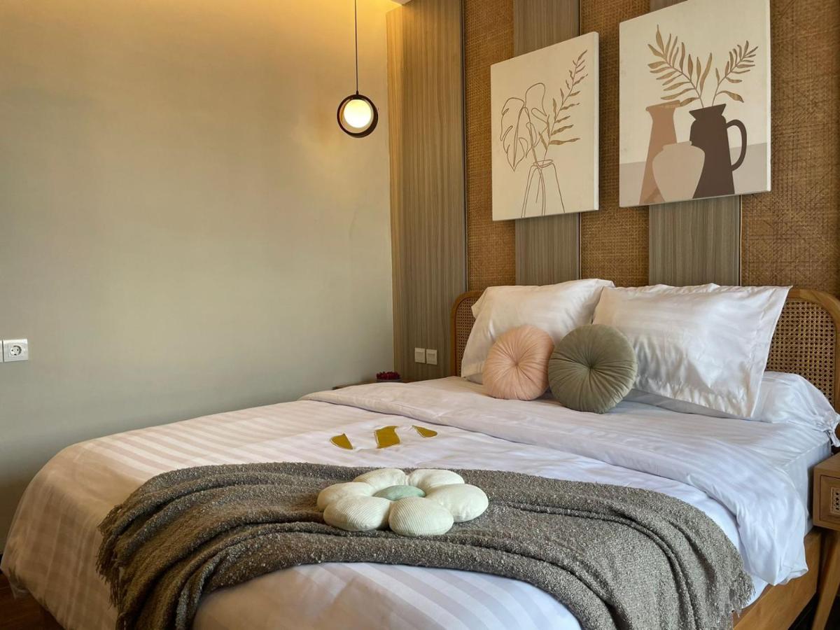 Stay.Vie Hotel Сурабая Екстериор снимка