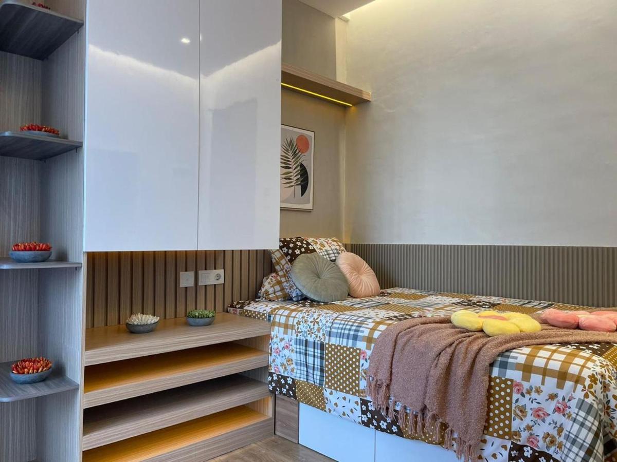 Stay.Vie Hotel Сурабая Екстериор снимка