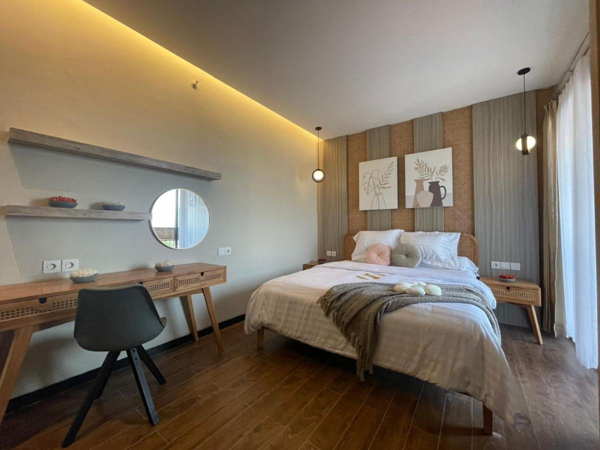 Stay.Vie Hotel Сурабая Екстериор снимка