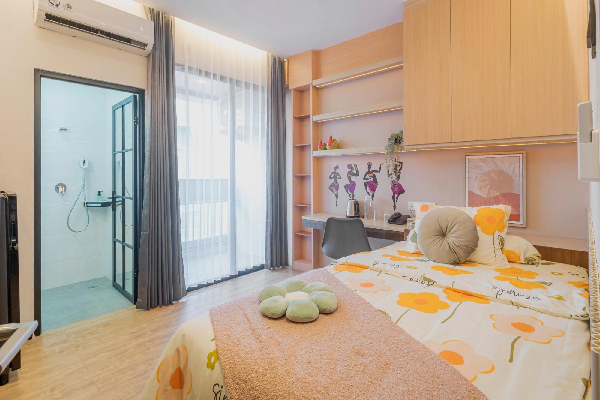 Stay.Vie Hotel Сурабая Екстериор снимка