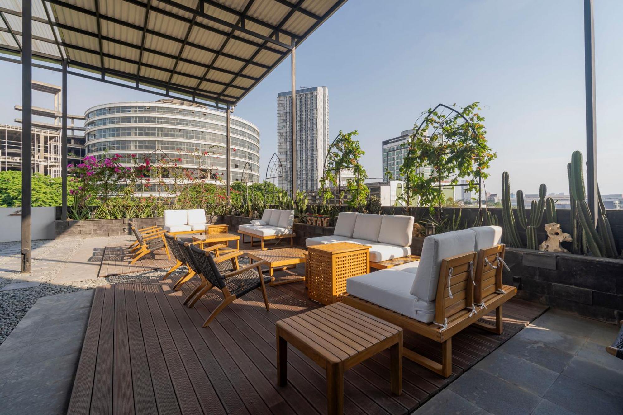 Stay.Vie Hotel Сурабая Екстериор снимка