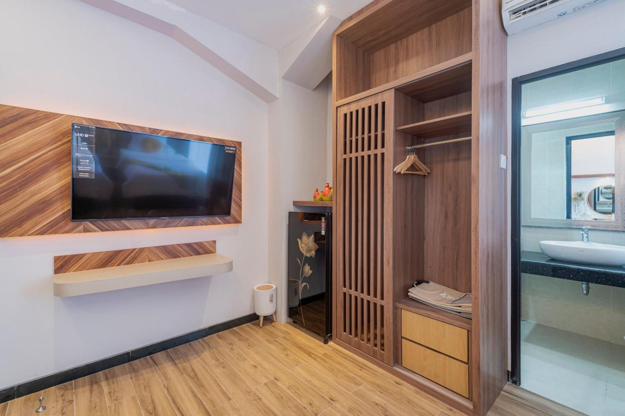 Stay.Vie Hotel Сурабая Екстериор снимка