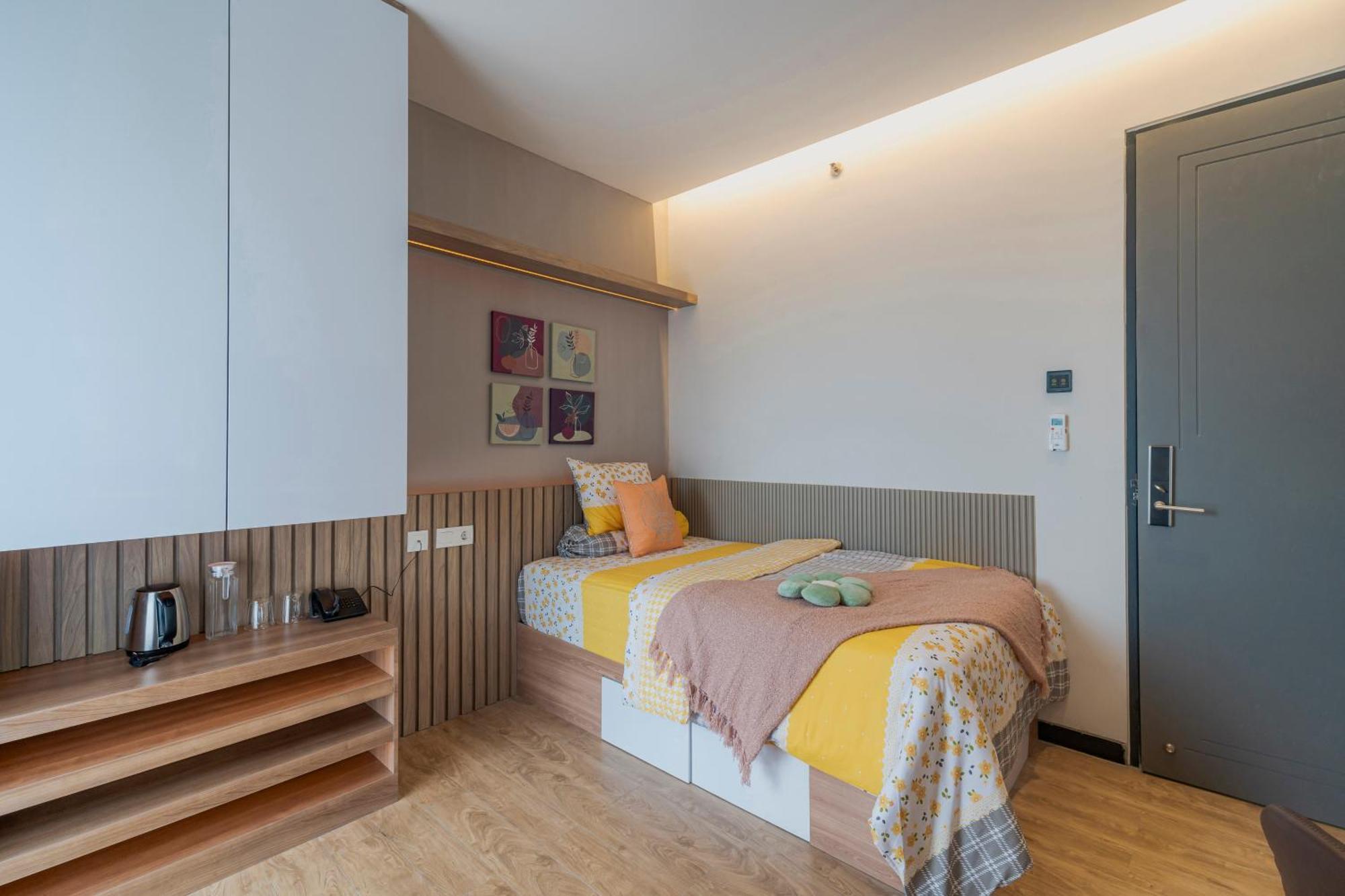 Stay.Vie Hotel Сурабая Екстериор снимка