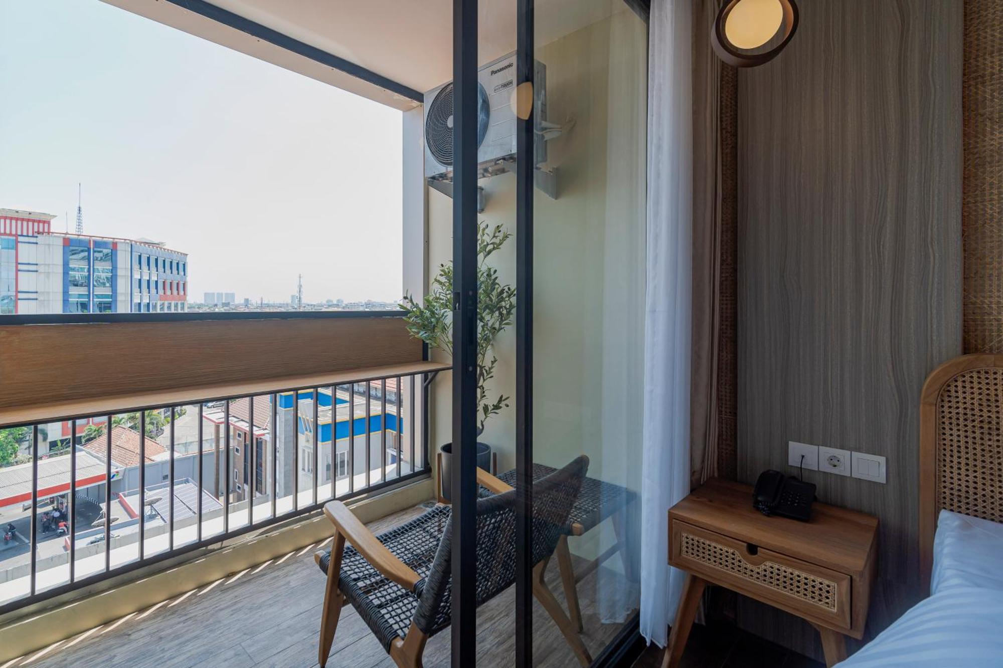 Stay.Vie Hotel Сурабая Екстериор снимка