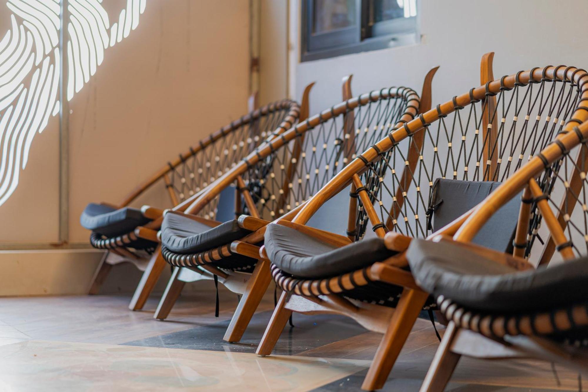 Stay.Vie Hotel Сурабая Екстериор снимка