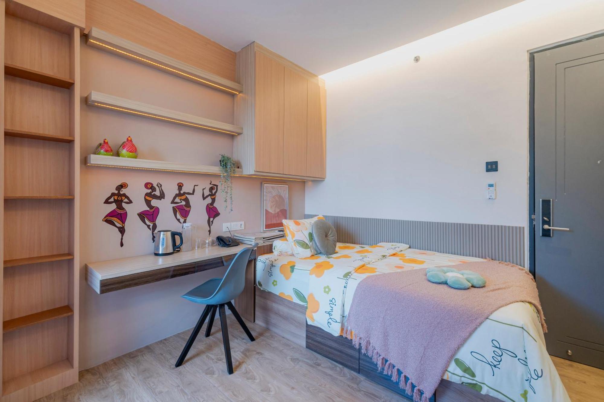 Stay.Vie Hotel Сурабая Екстериор снимка