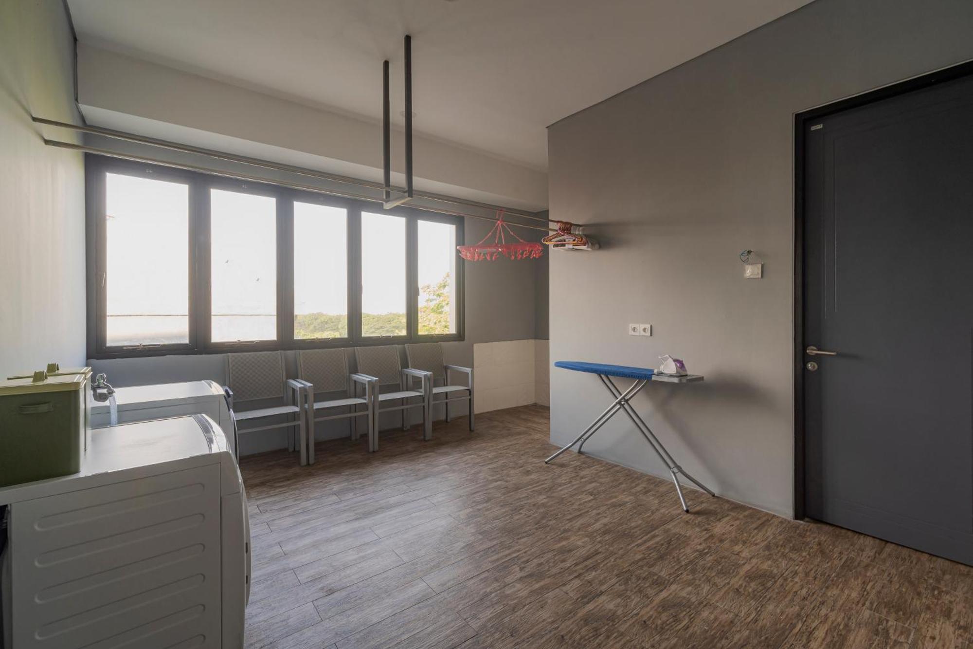 Stay.Vie Hotel Сурабая Екстериор снимка