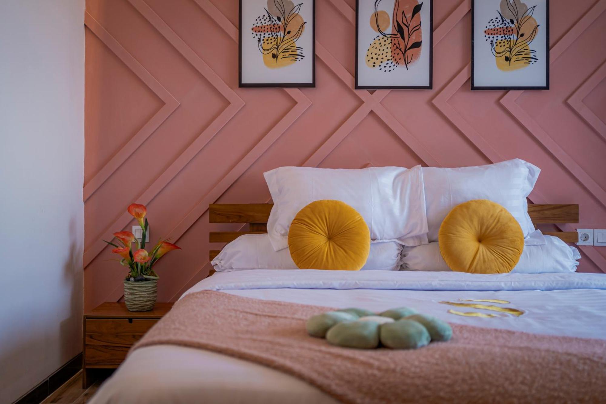 Stay.Vie Hotel Сурабая Екстериор снимка