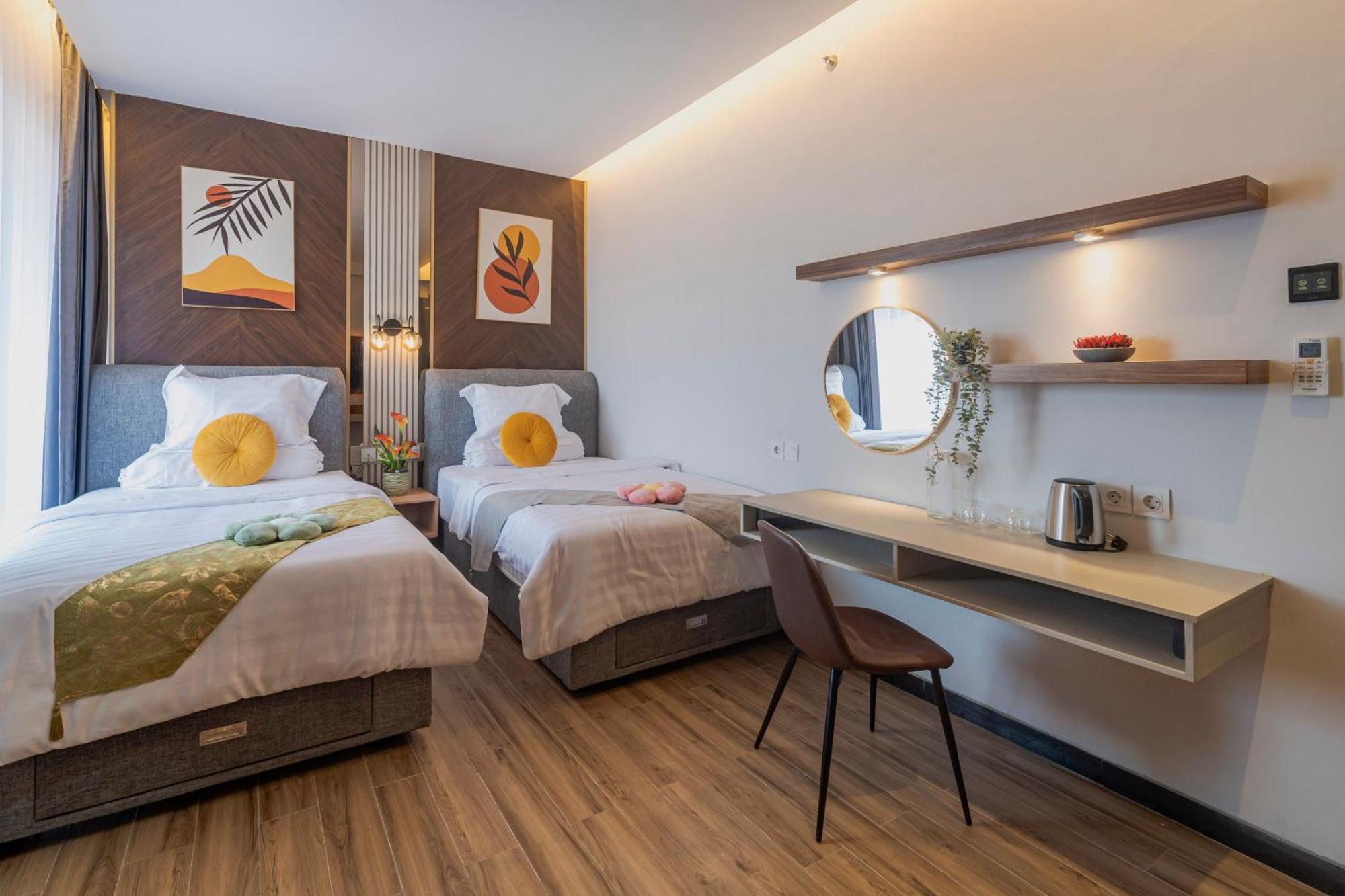 Stay.Vie Hotel Сурабая Екстериор снимка